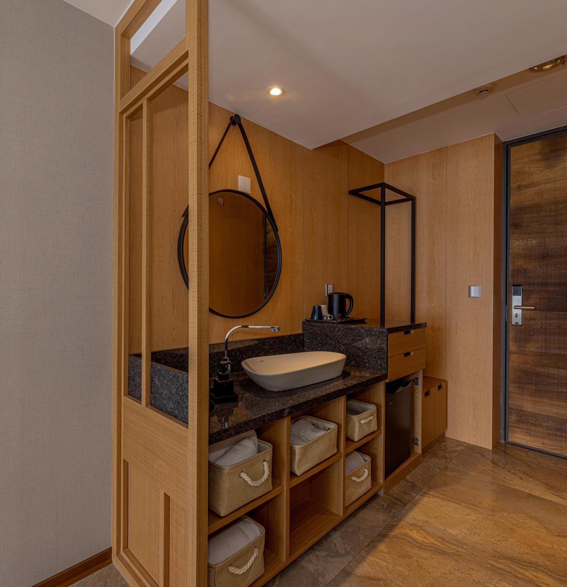 Sun Moon Lake Apollo Resort Hotel Ючи Екстериор снимка